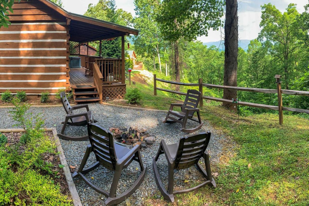 Villa Cozy Cabin With Hot Tub And Smoky Mountain Views! à Bryson City Extérieur photo