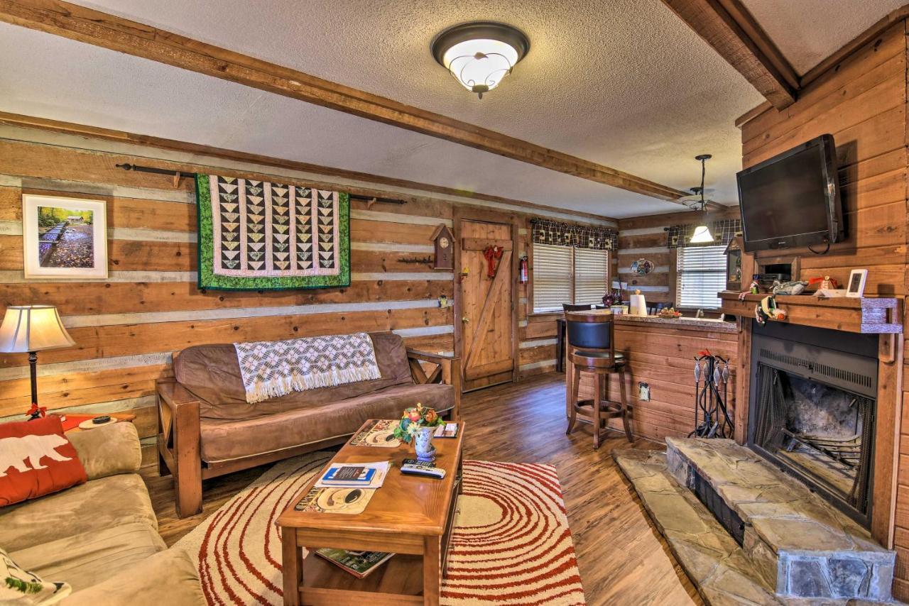 Villa Cozy Cabin With Hot Tub And Smoky Mountain Views! à Bryson City Extérieur photo